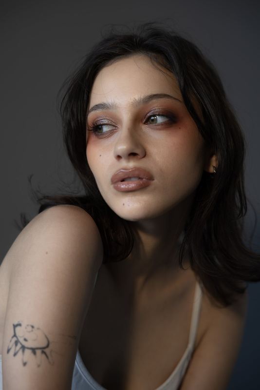 Over the shoulder in low light, Anti Agency Editorial by David Spector