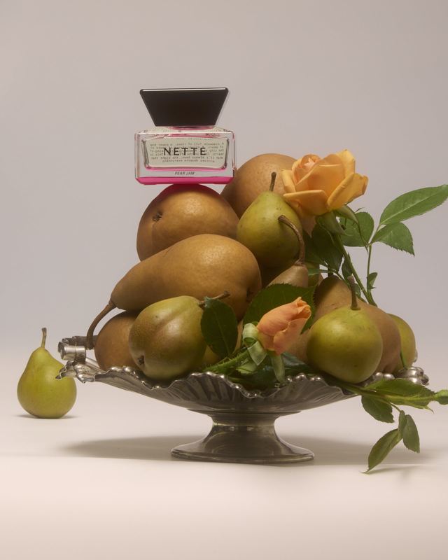 Pear Jam on a bowl of pears and roses, Nette by David Spector