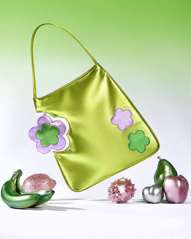 Green bag with fruit, Tyler Mgilivary by David Spector